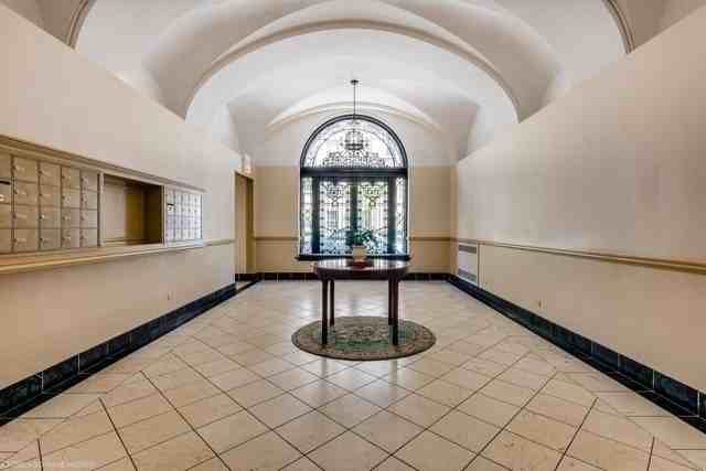 1755 E 55th St #605 - Photo 4 of 11