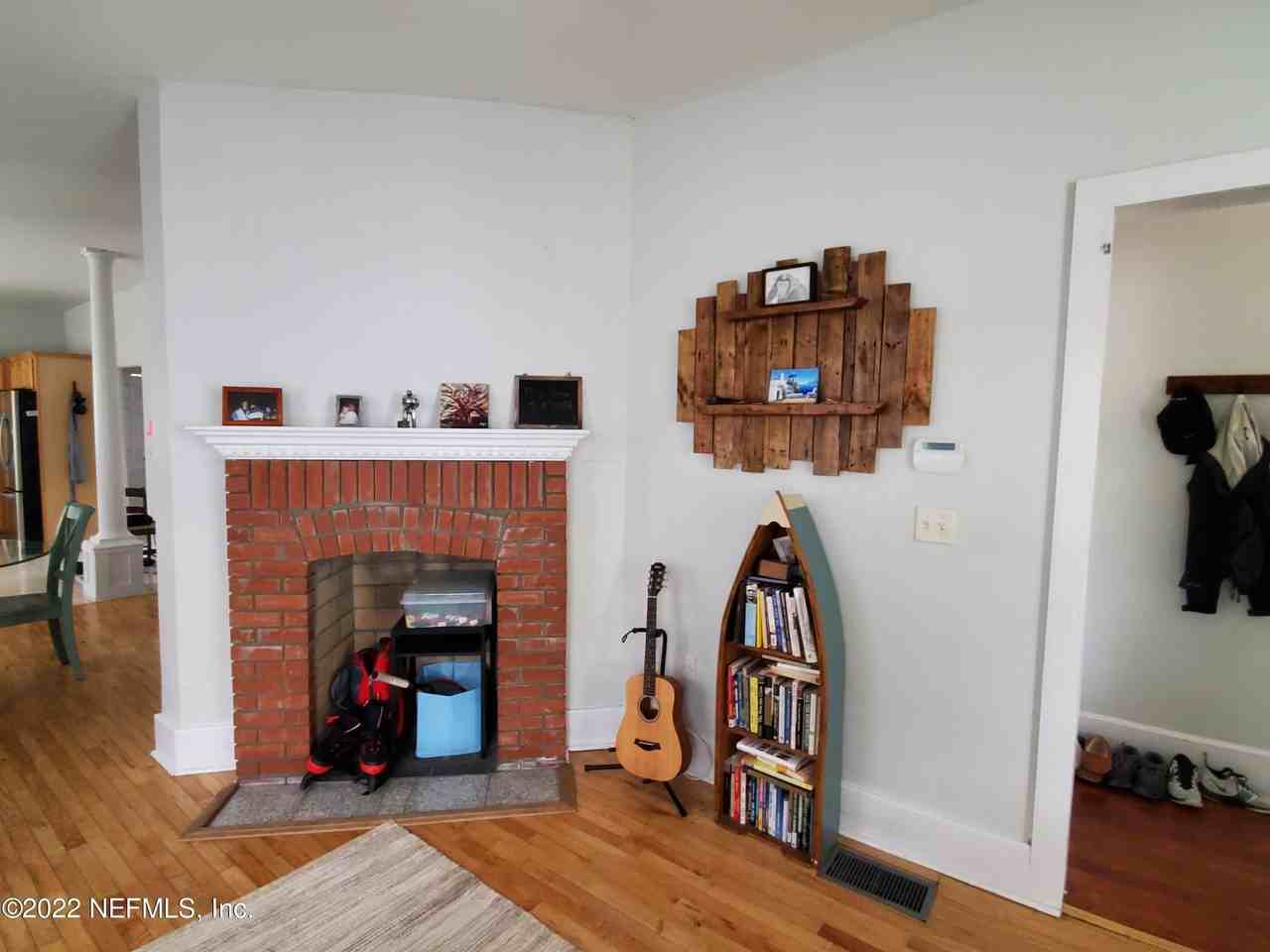 1427 Silver St - Photo 3 of 28