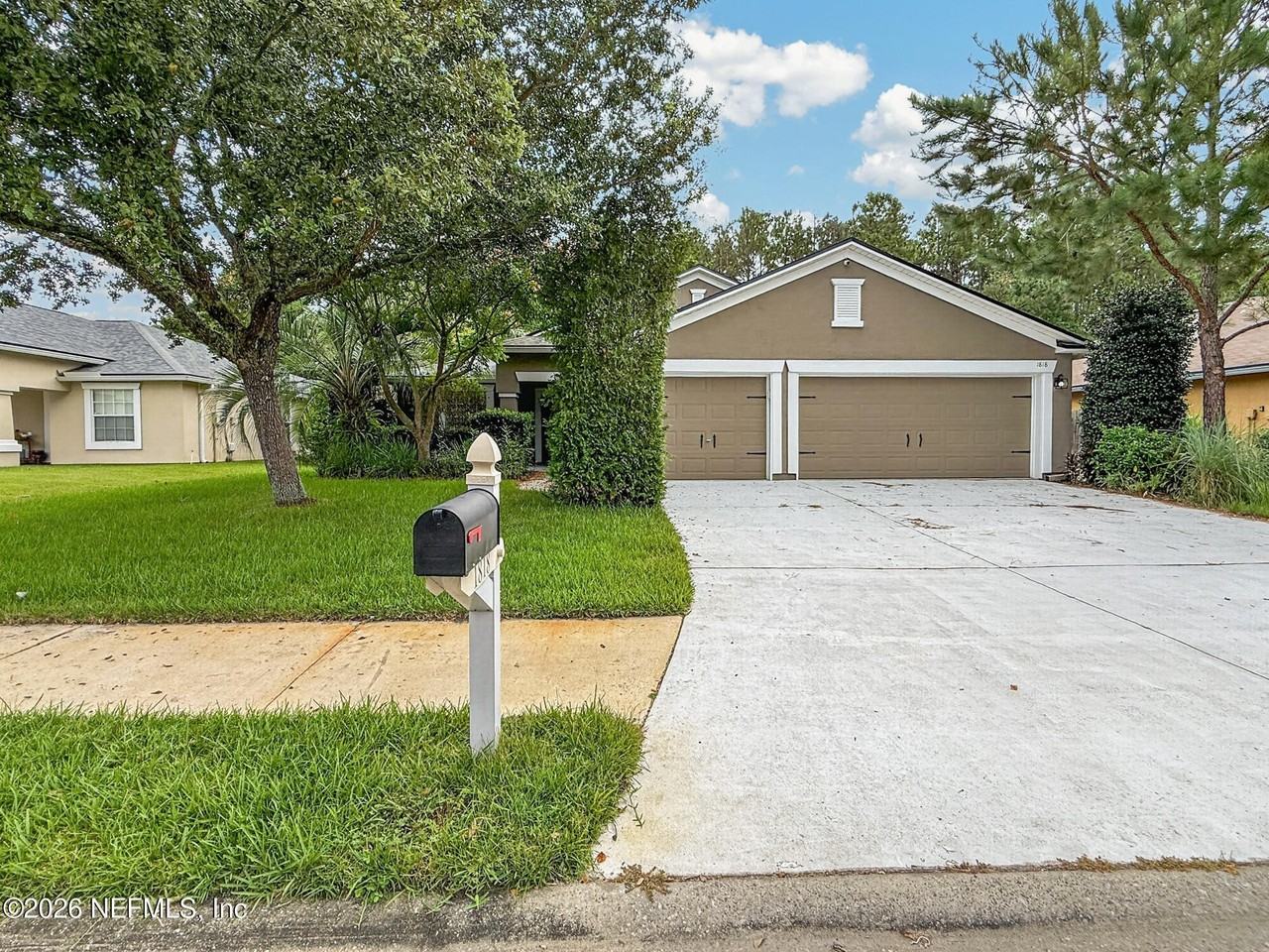 1818 Hollow Glen Dr - Photo 3 of 50