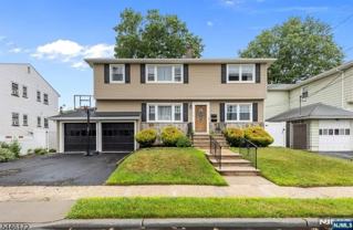689 Gates Ter - Photo 1 of 1