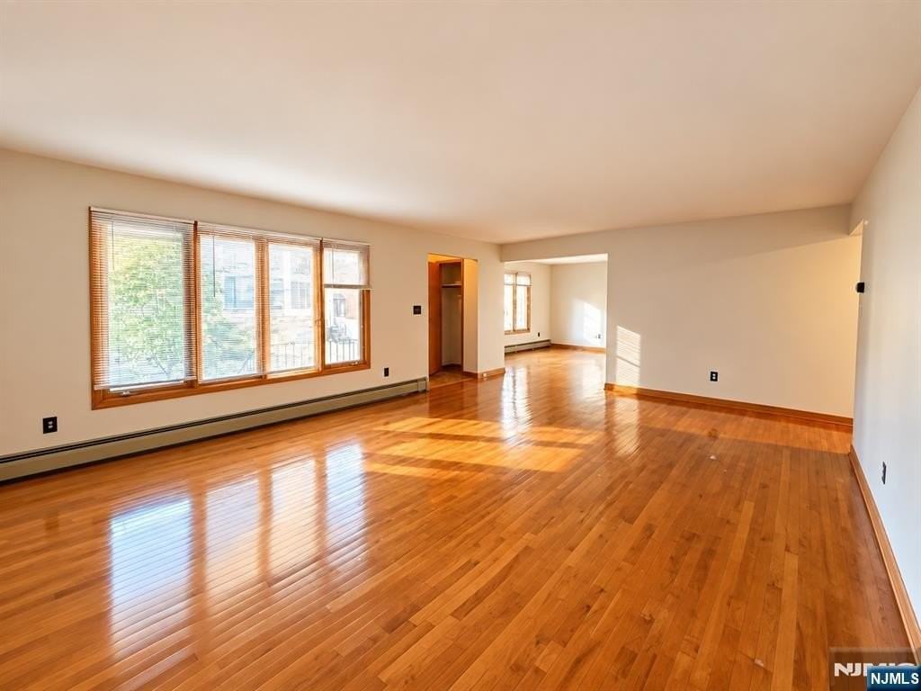 233 8th St #1 - Photo 3 of 19