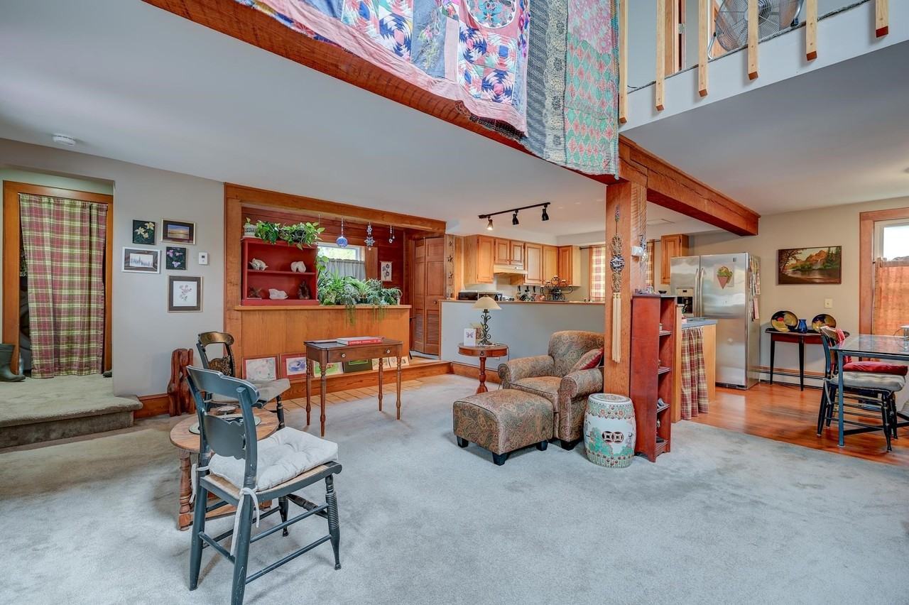 8 Chase Ave #3 - Photo 4 of 19
