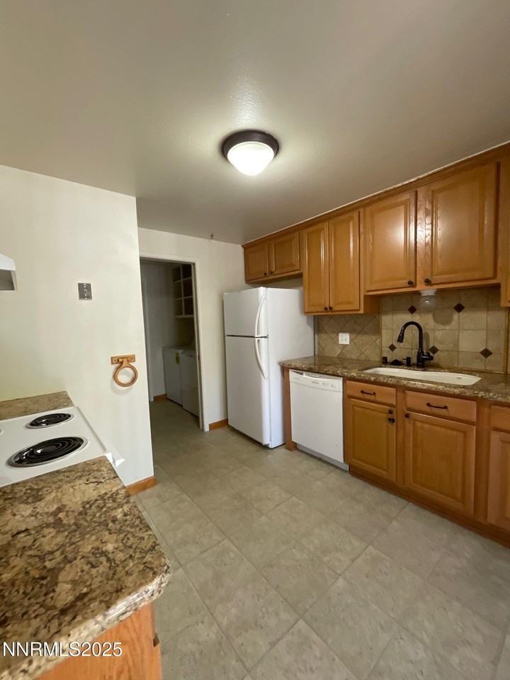 2341 Rock Blvd - Photo 3 of 12