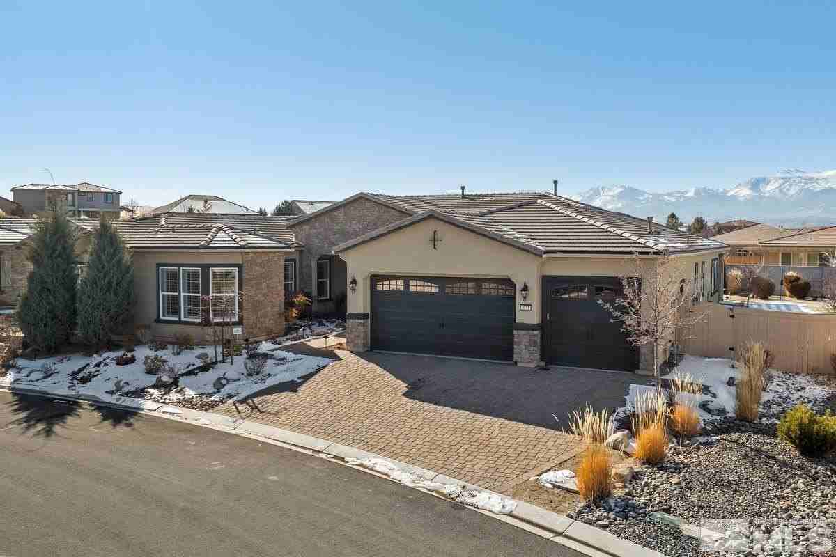 9915 Sea Breeze Ln - Photo 2 of 34