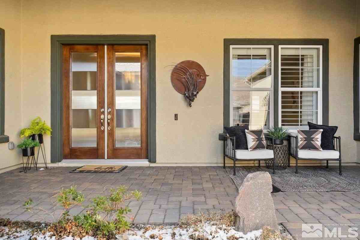 9915 Sea Breeze Ln - Photo 4 of 34