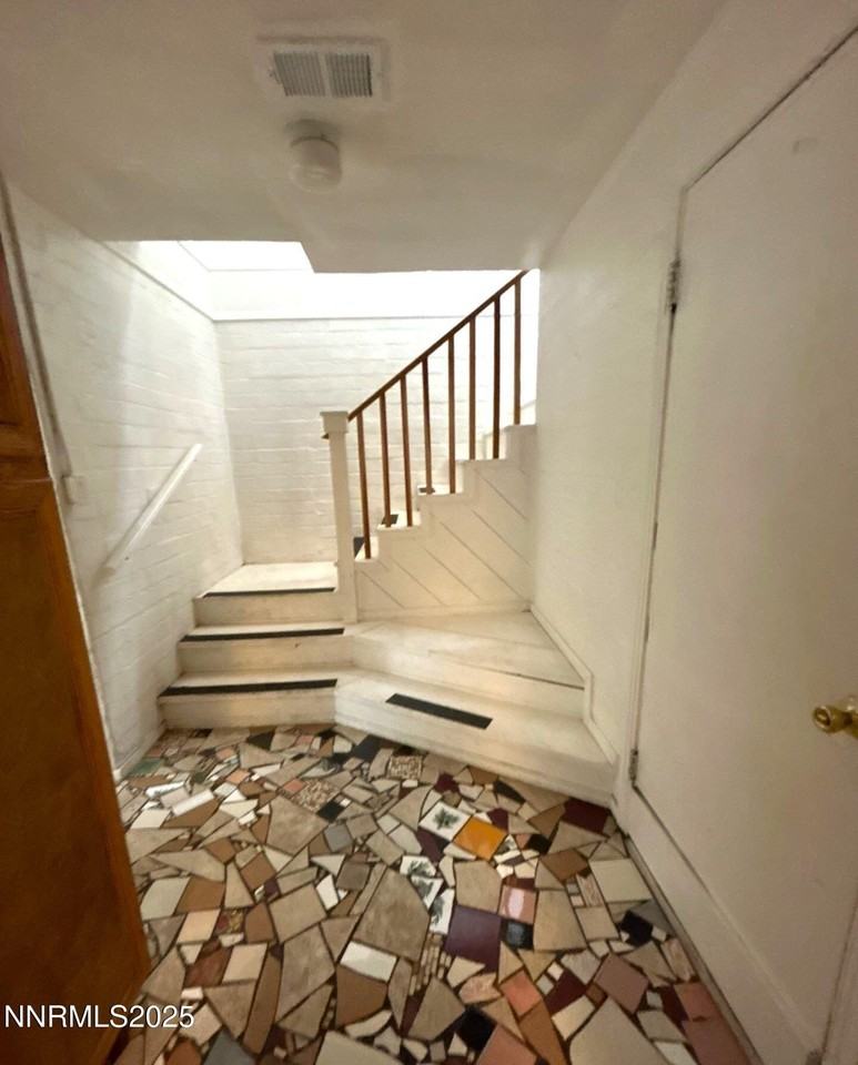 1155 Washington St - Photo 3 of 39