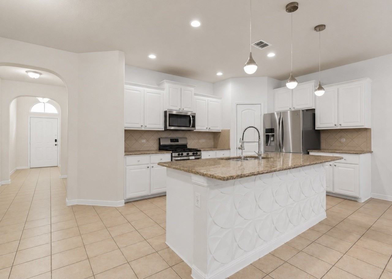 320 Grassland Dr - Photo 4 of 27