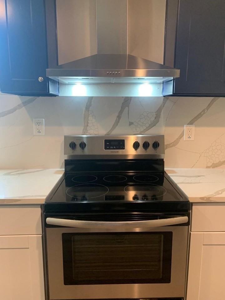 712 N Barrett Ave - Photo 5 of 24