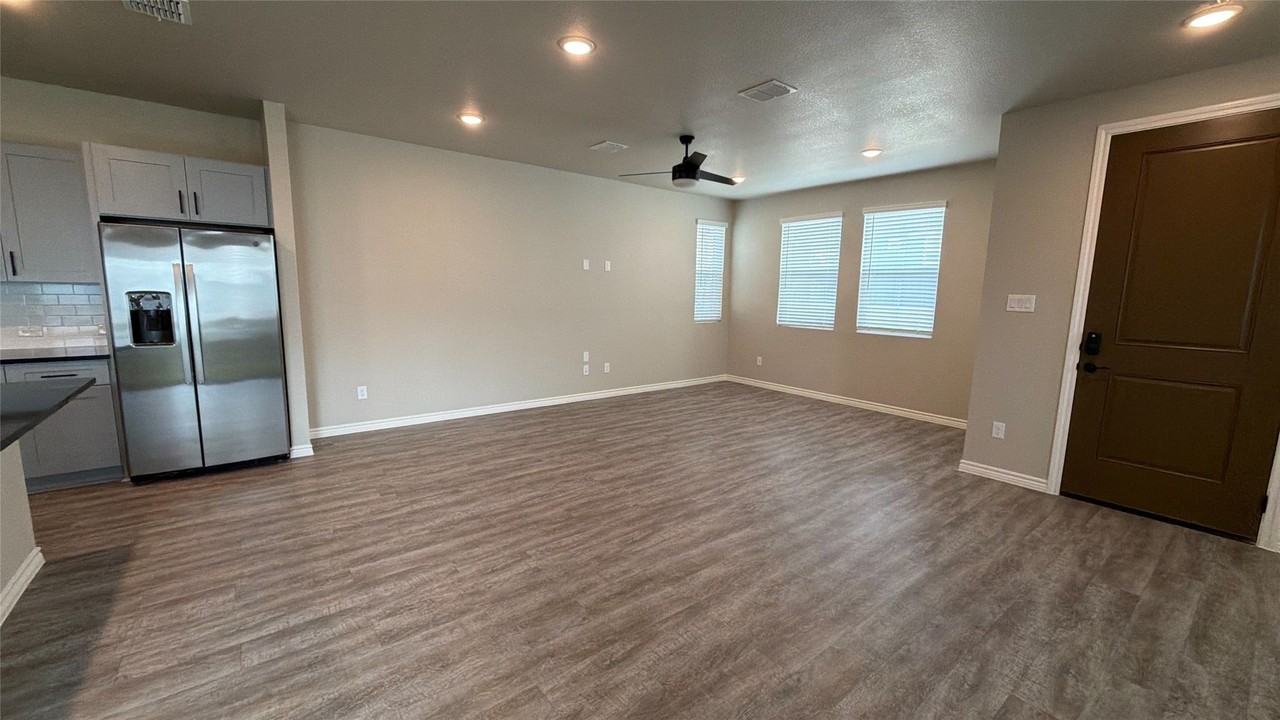 604 Vine St #144 - Photo 4 of 18