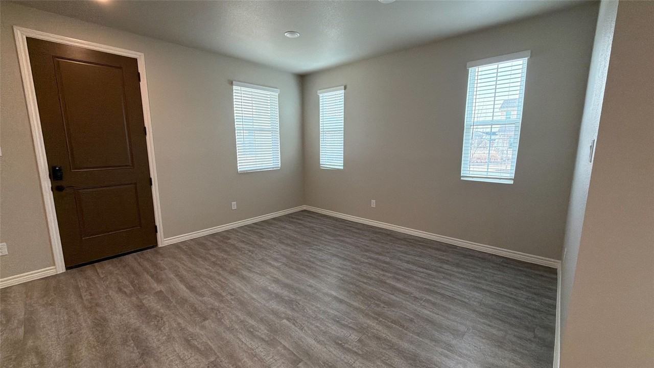 604 Vine St #144 - Photo 5 of 18