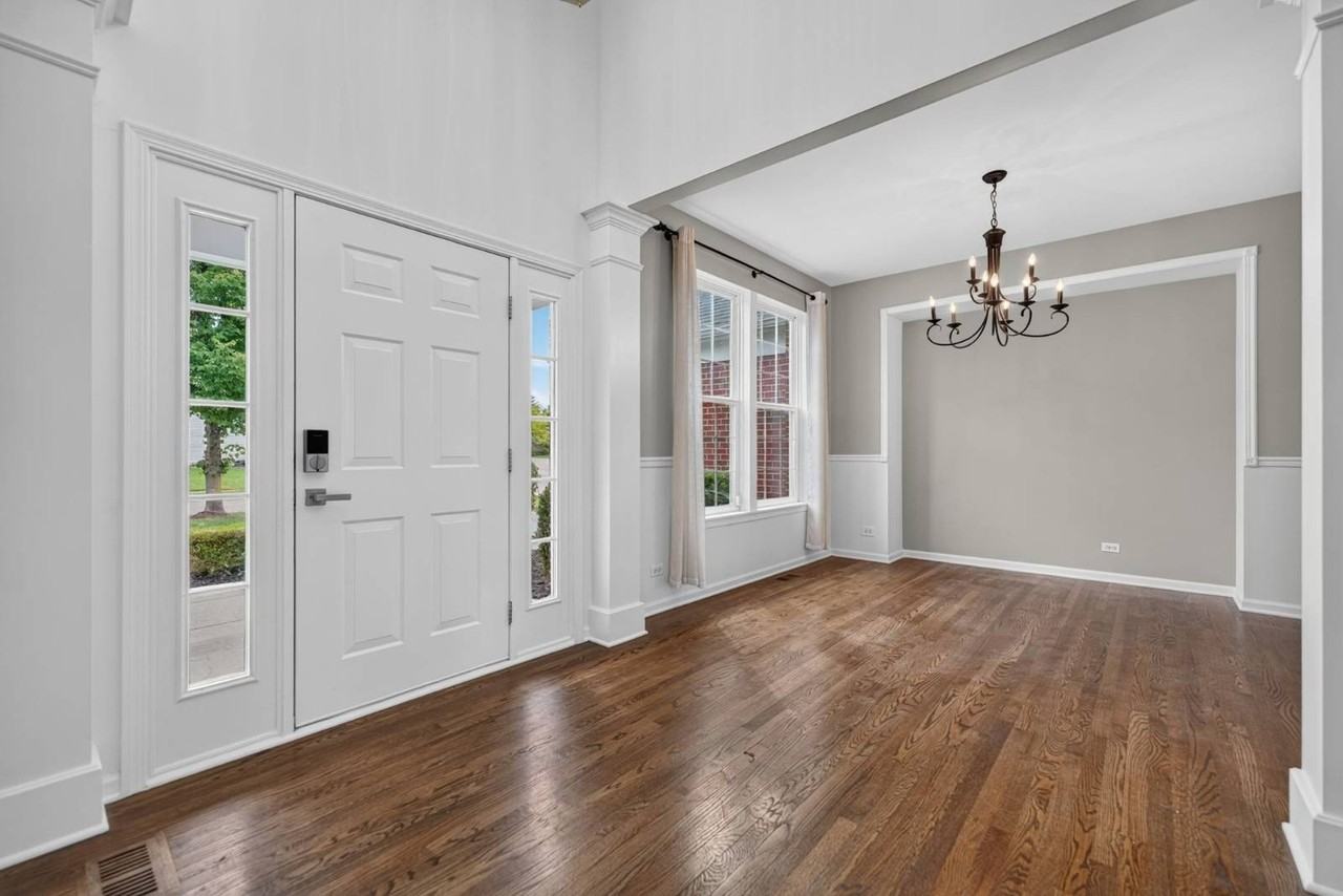 3960 Georgetown Cir - Photo 5 of 47