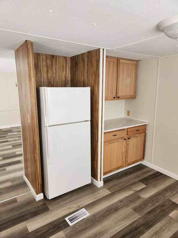 903 Bernard Ln - Photo 4 of 23