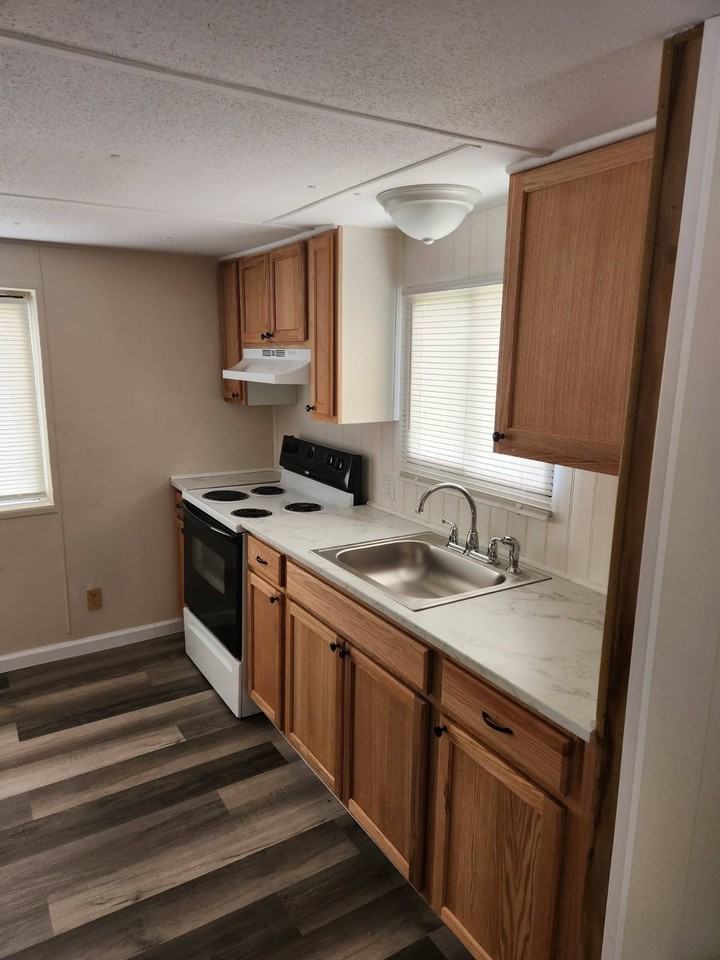 903 Bernard Ln - Photo 5 of 23