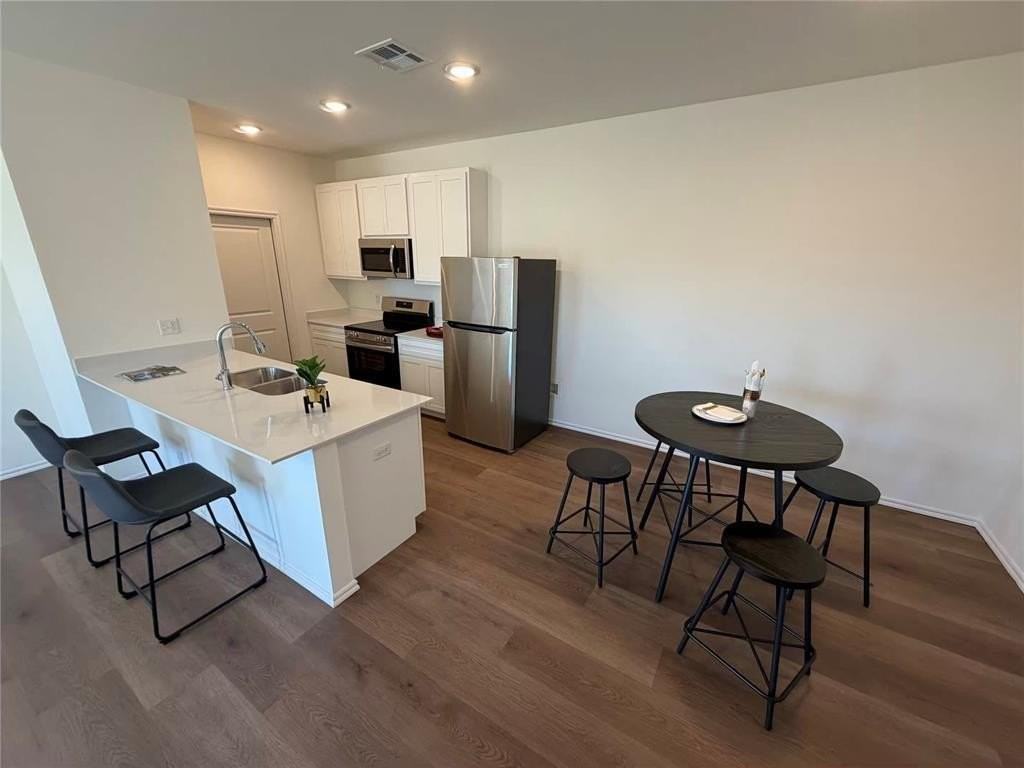 211 Liam Drive - Photo 5 of 27