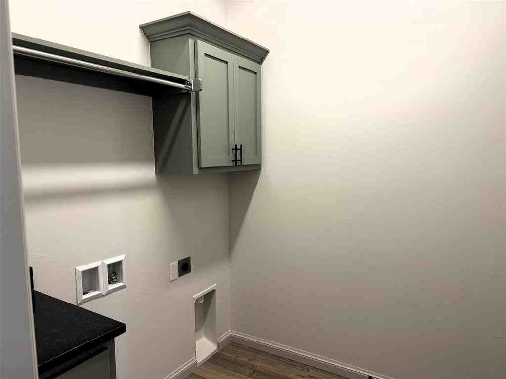 12724 NW 142nd Street - Photo 5 of 11