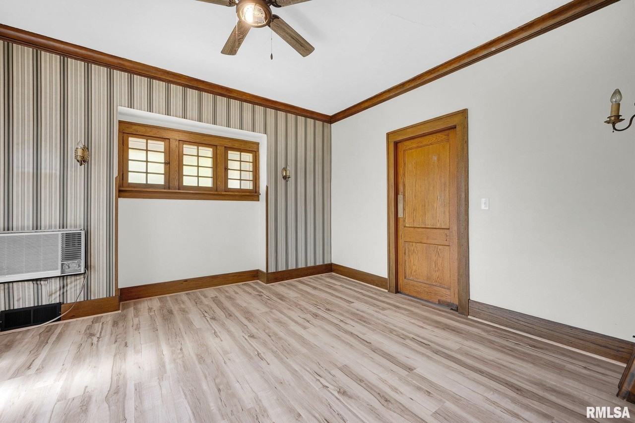 1113 N Summit Blvd - Photo 4 of 36