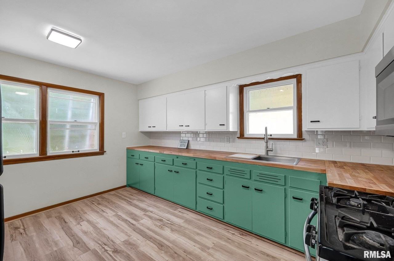 1113 N Summit Blvd - Photo 7 of 36