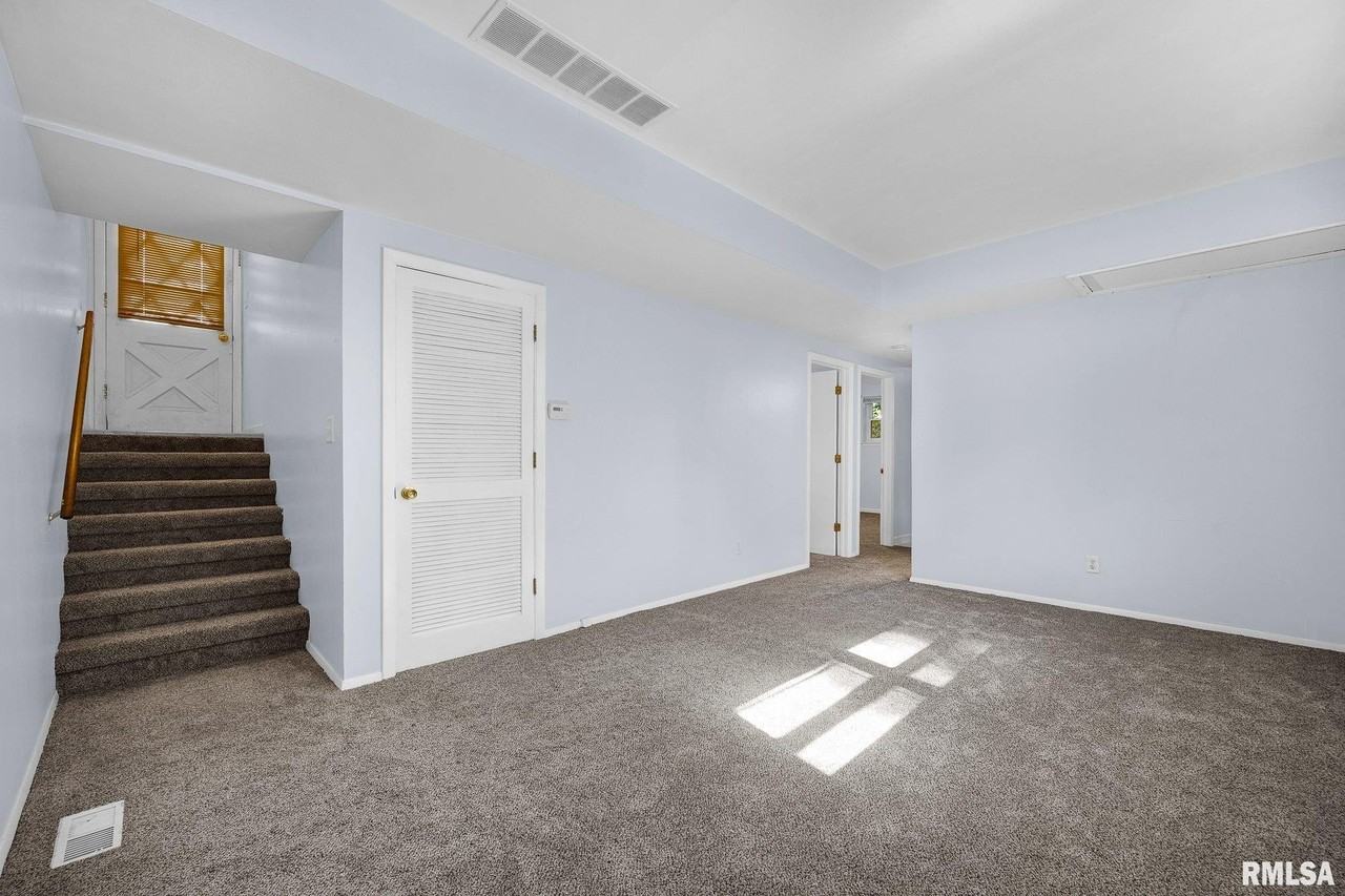 5054 N Lakeside Pl - Photo 3 of 39