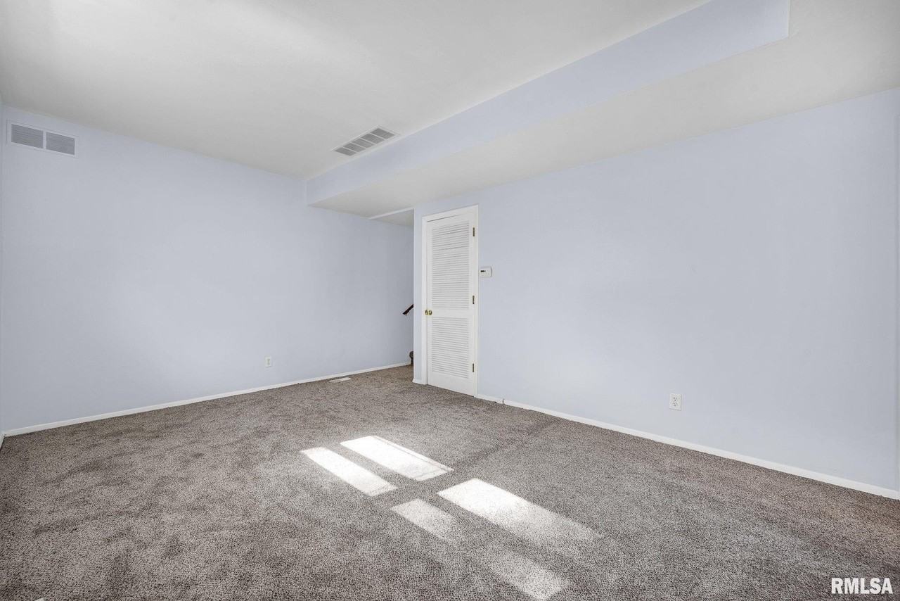 5054 N Lakeside Pl - Photo 4 of 39
