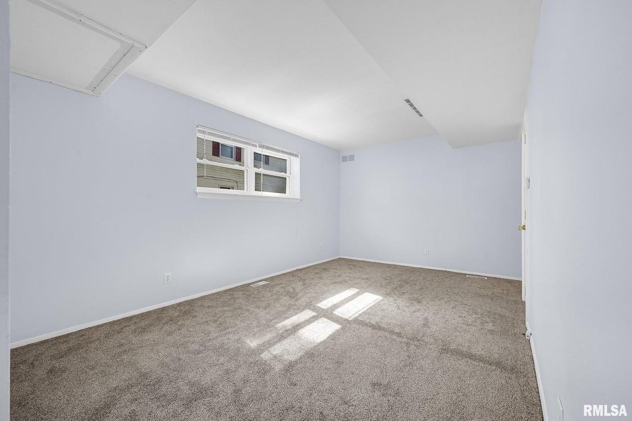 5054 N Lakeside Pl - Photo 5 of 39
