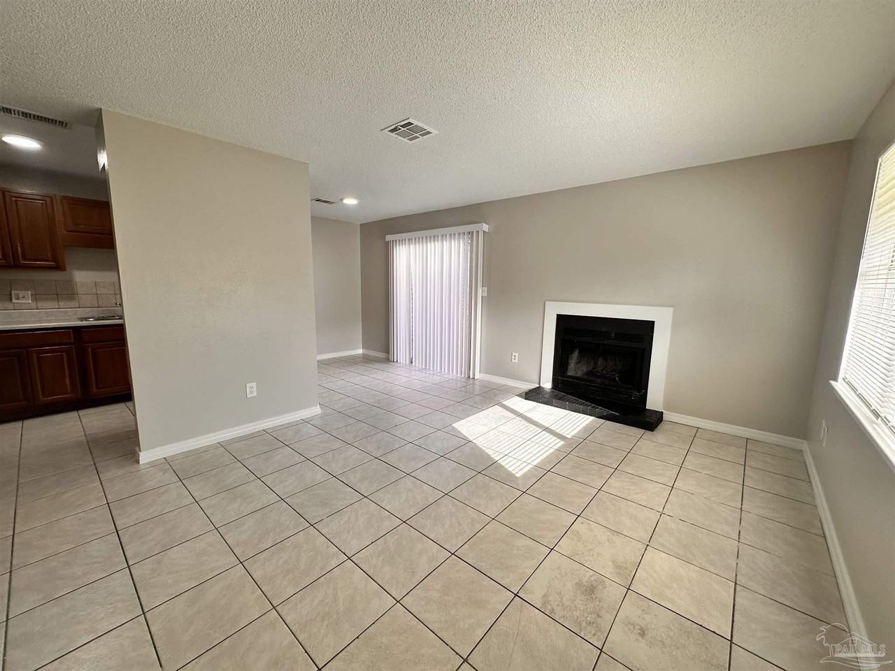 668 S 72nd Ave #D - Photo 3 of 10