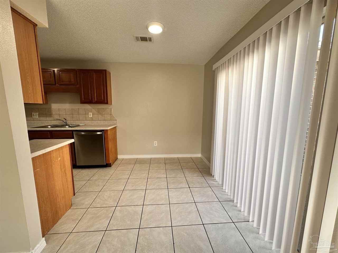 668 S 72nd Ave #D - Photo 4 of 10