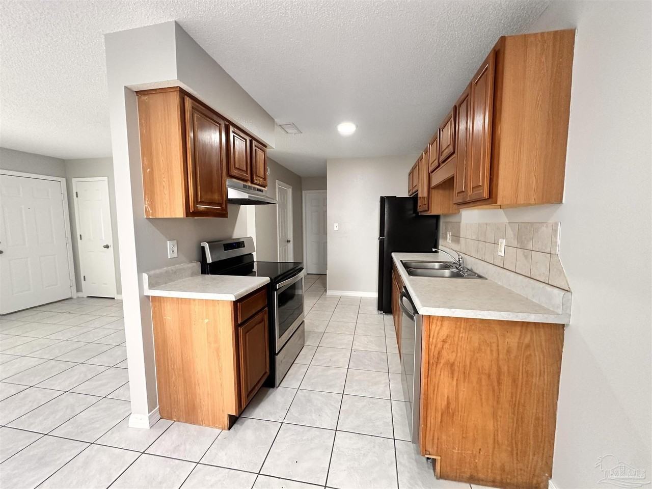 668 S 72nd Ave #D - Photo 5 of 10