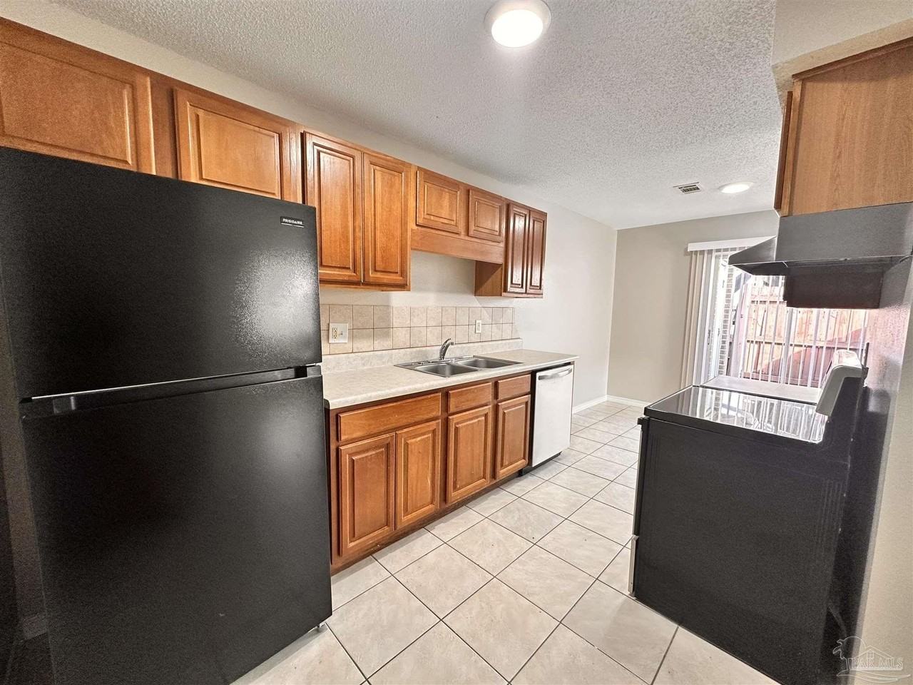 668 S 72nd Ave #D - Photo 6 of 10