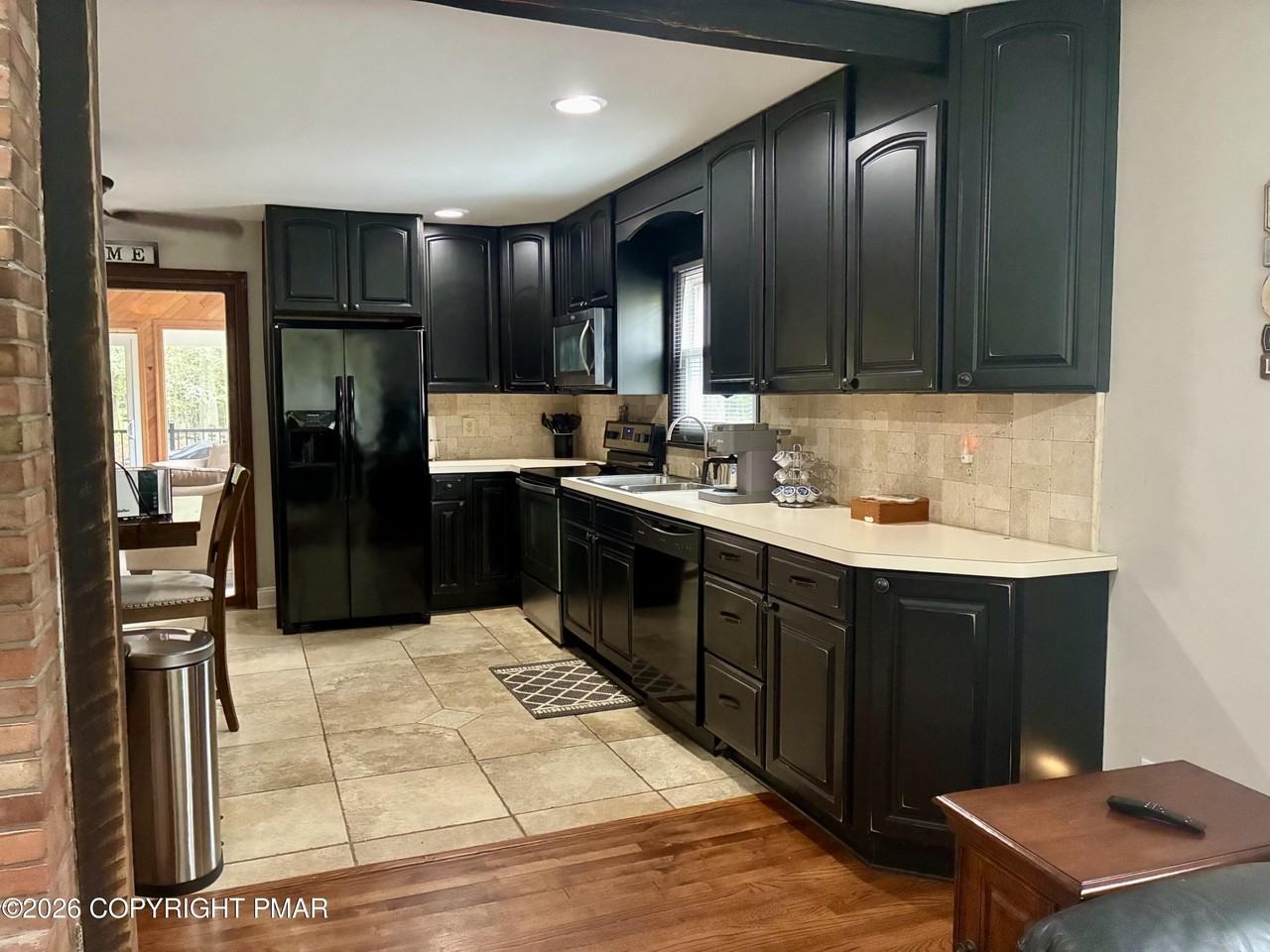 181 Marthas Ln - Photo 7 of 39