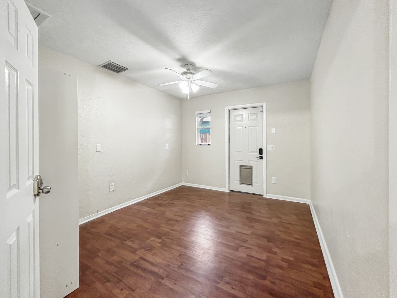3811 39th Avenue North - Photo 5 of 8