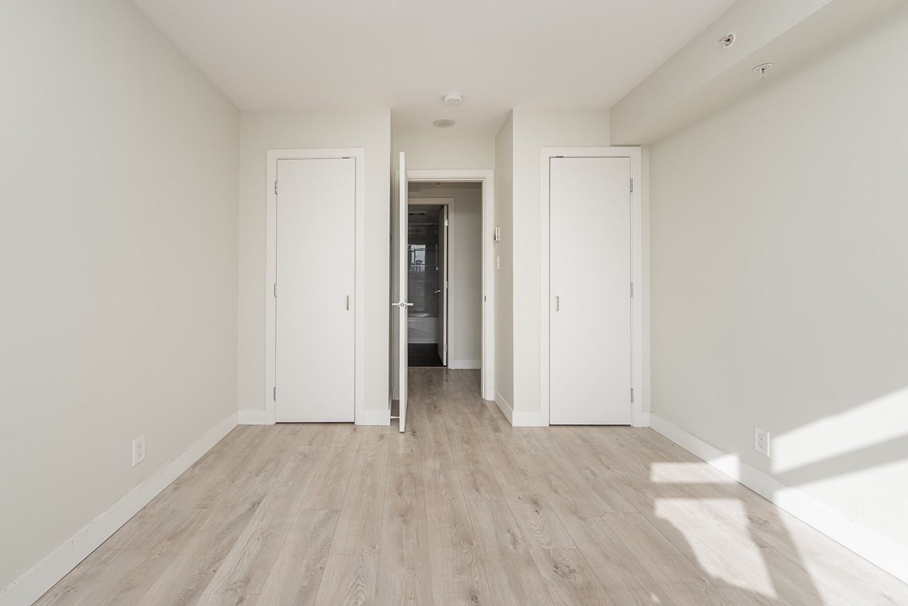 155 West 1st Street #909 - Photo 4 of 36