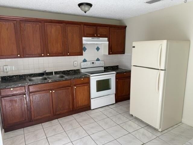 4935 Gulfstream Rd - Photo 4 of 12