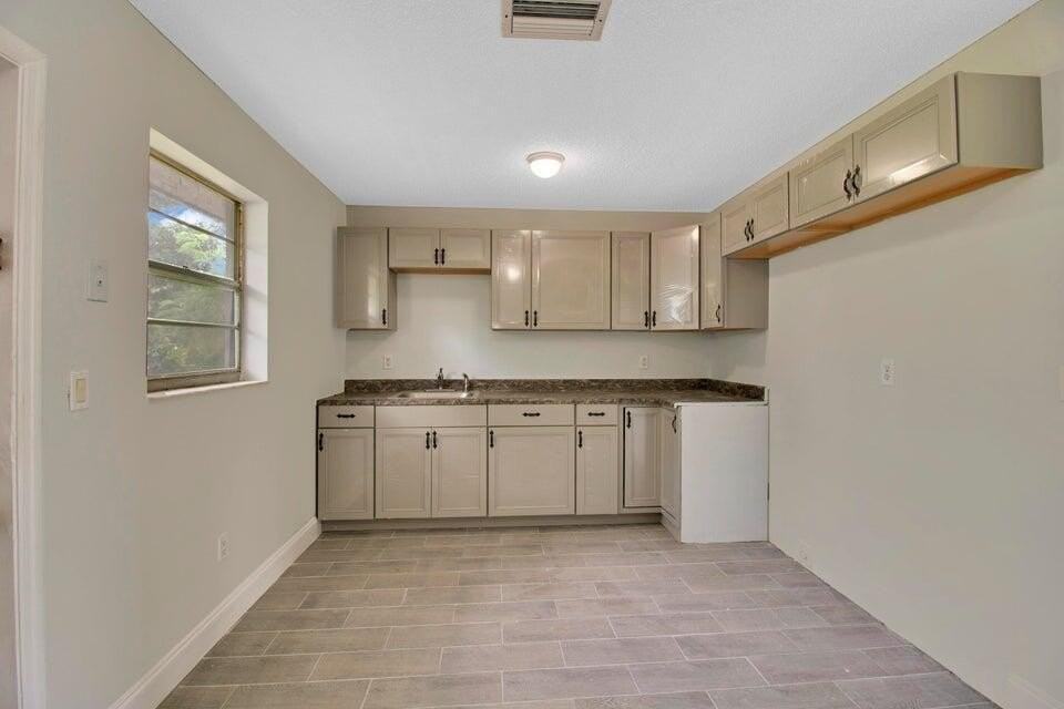 3060 Martin Ave #3062 - Photo 3 of 9