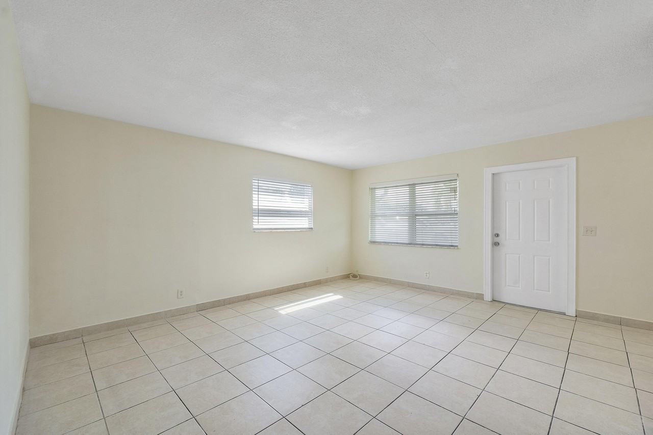 251 Ne 40th St #251 - Photo 5 of 13