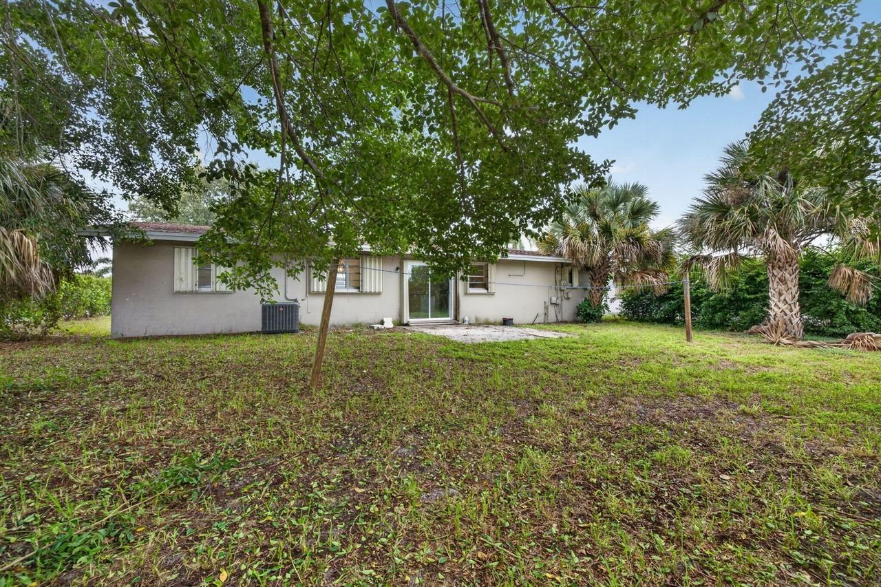 913 Se 10th St - Photo 2 of 31