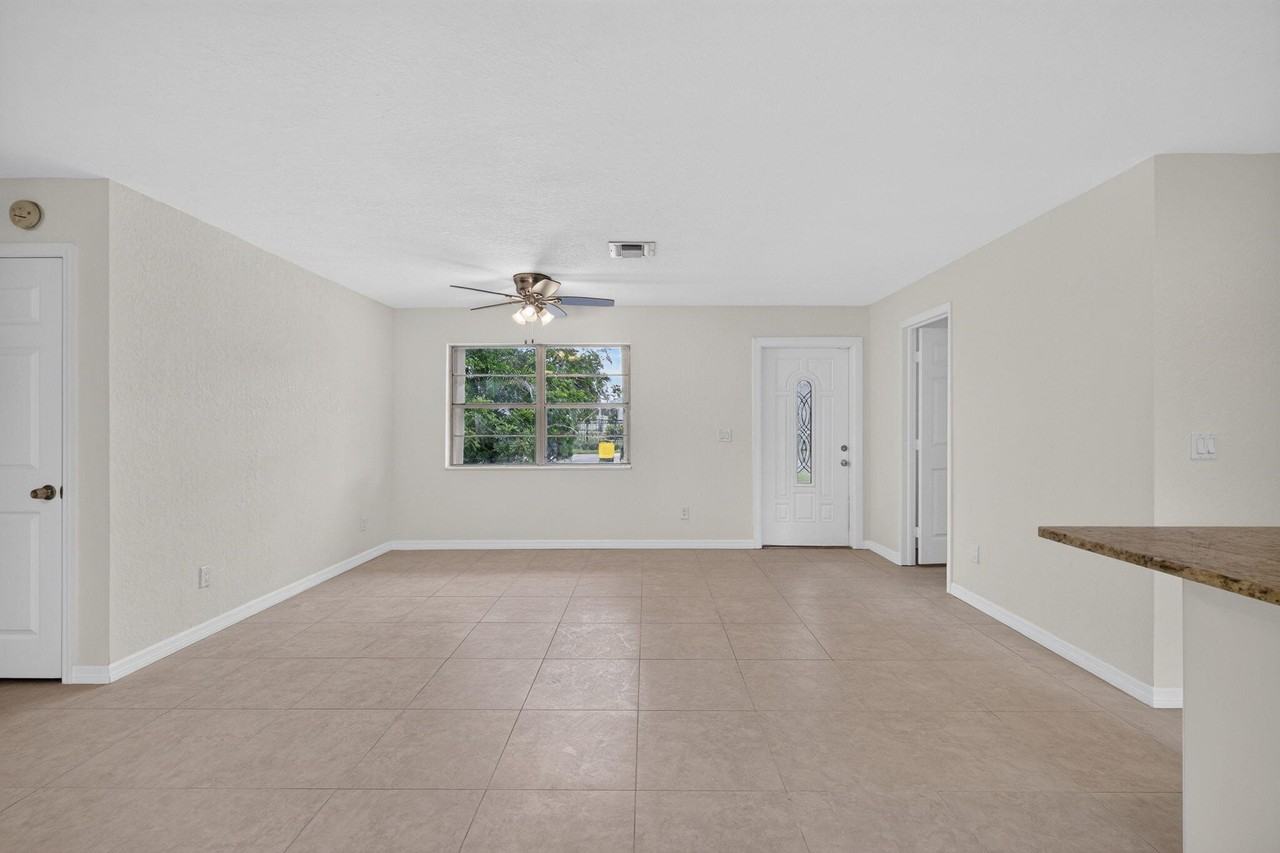 913 Se 10th St - Photo 6 of 31