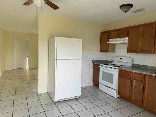 4839 Gulfstream Rd - Photo 6 of 13