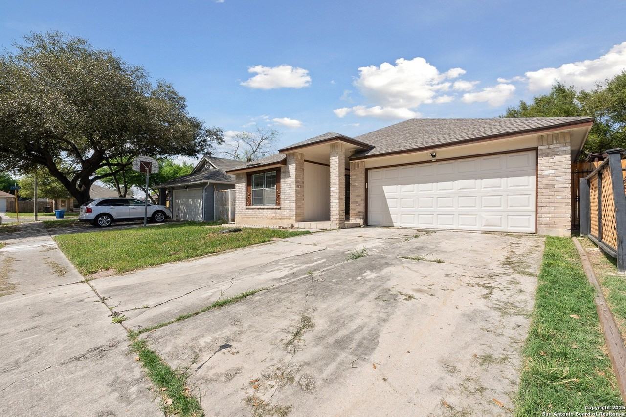 4207 Katrina Ln - Photo 4 of 34