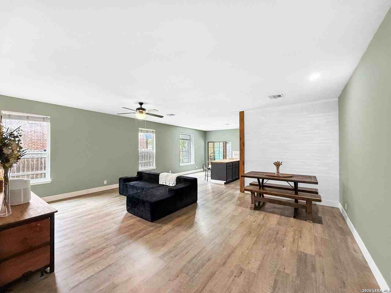 117 Wright Lndg - Photo 4 of 26
