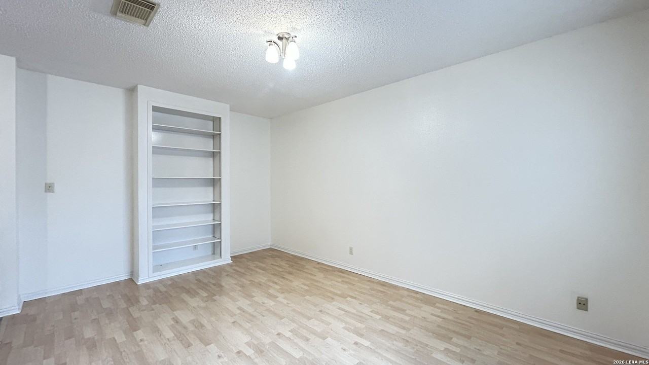 2203 Opal Creek Dr - Photo 6 of 35