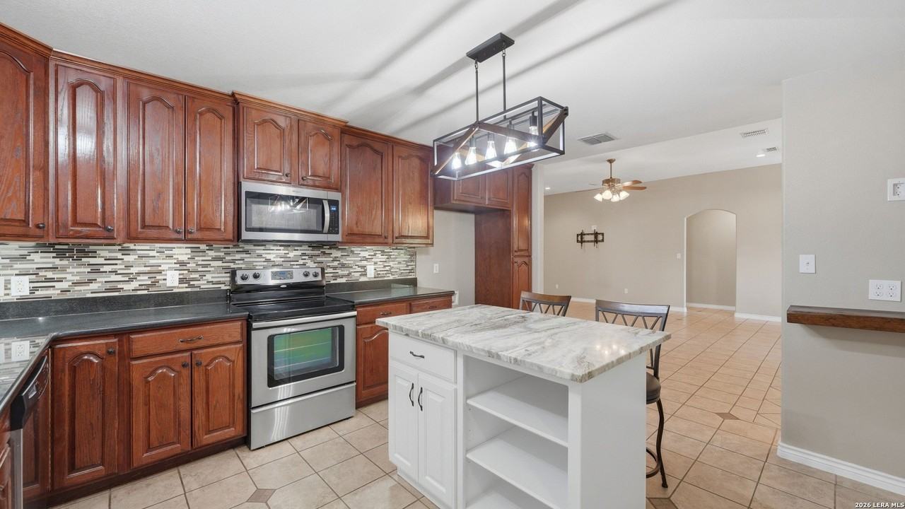 948 Divine Way - Photo 3 of 21