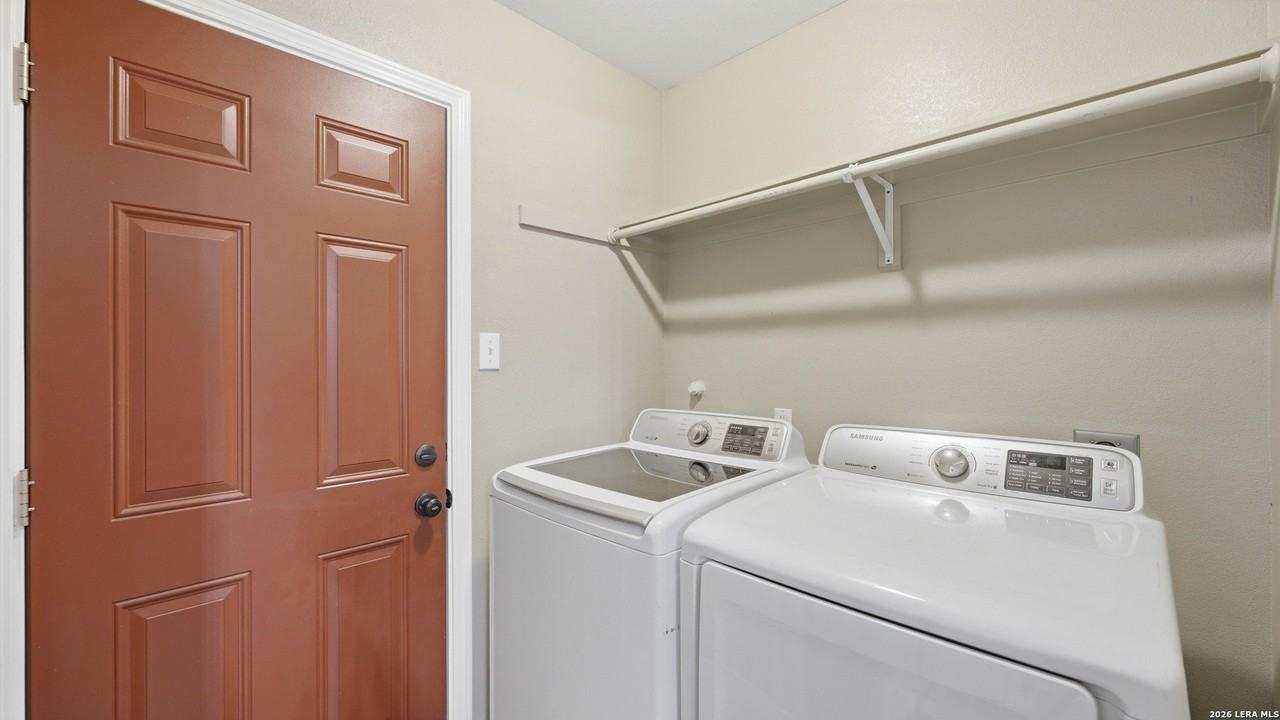 948 Divine Way - Photo 6 of 21