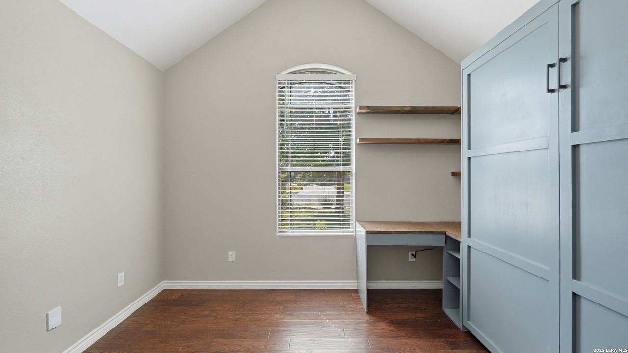 948 Divine Way - Photo 7 of 21