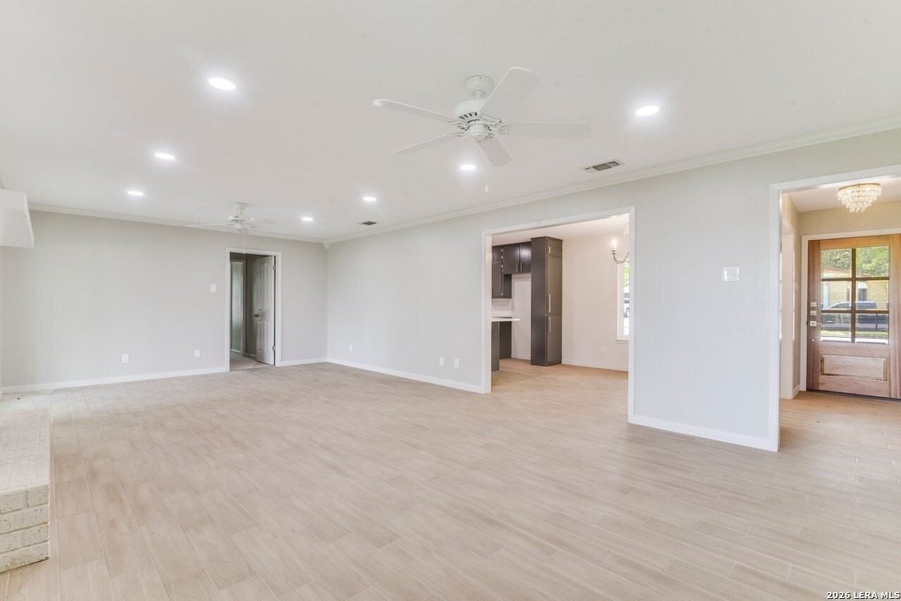 212 Galvin Dr - Photo 4 of 17