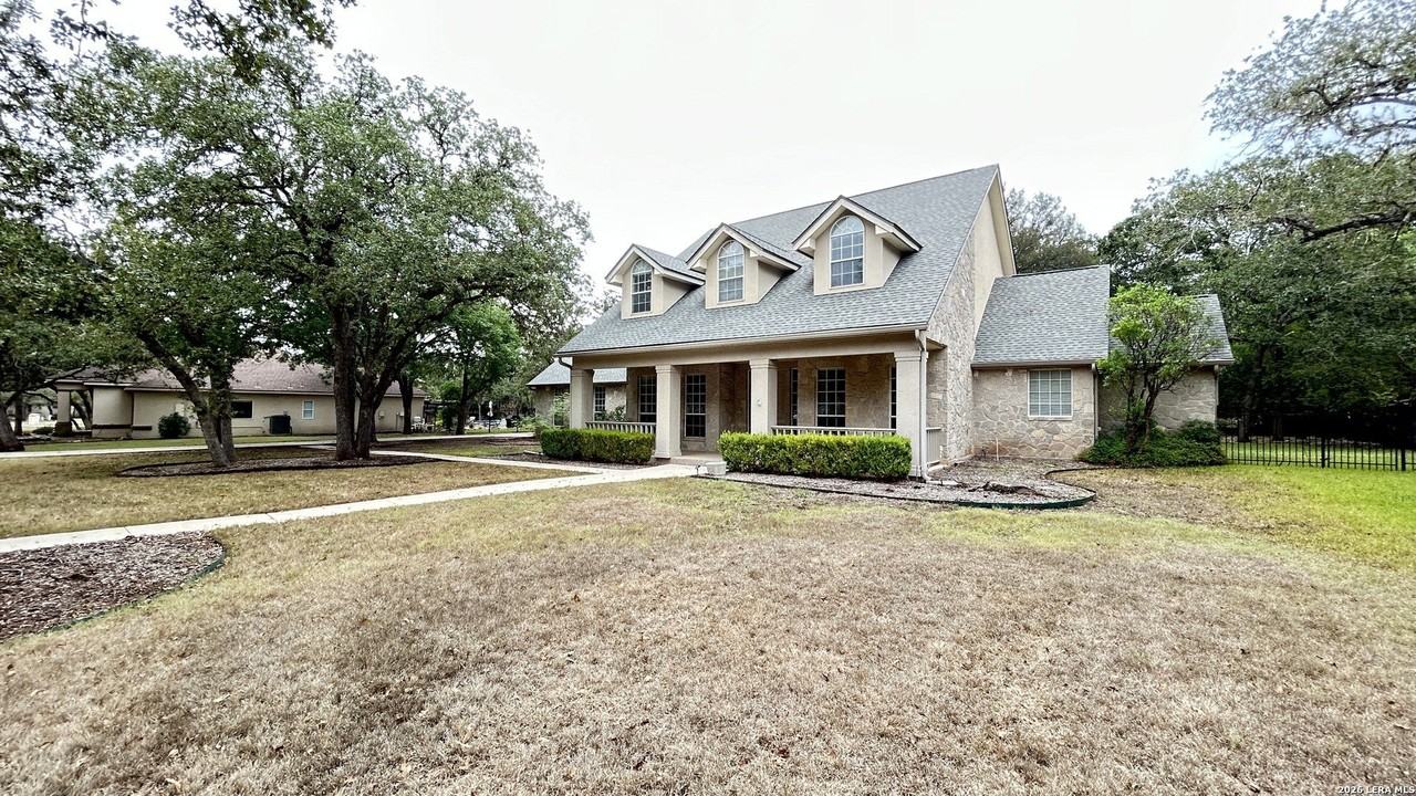 305 Kendall Pkwy - Photo 2 of 36
