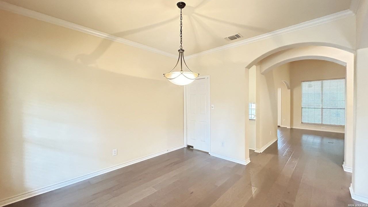 305 Kendall Pkwy - Photo 5 of 36