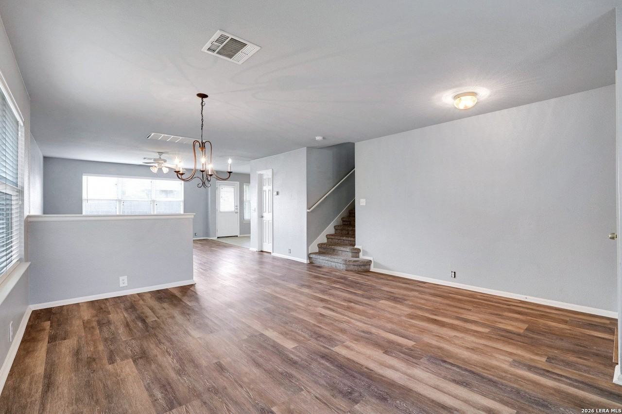 9510 Hanover Cv - Photo 3 of 27