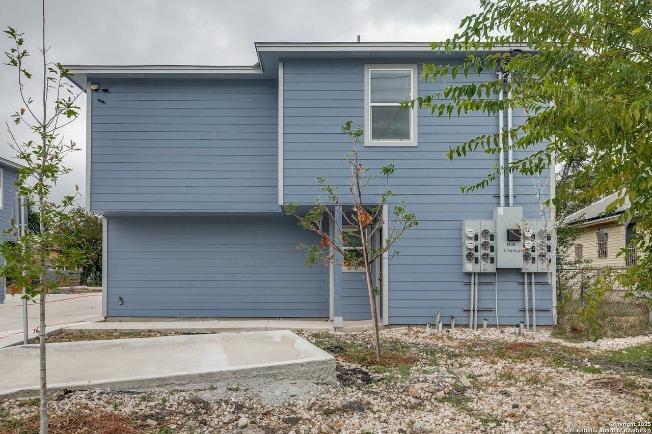 1835 W Poplar St #501 - Photo 3 of 25