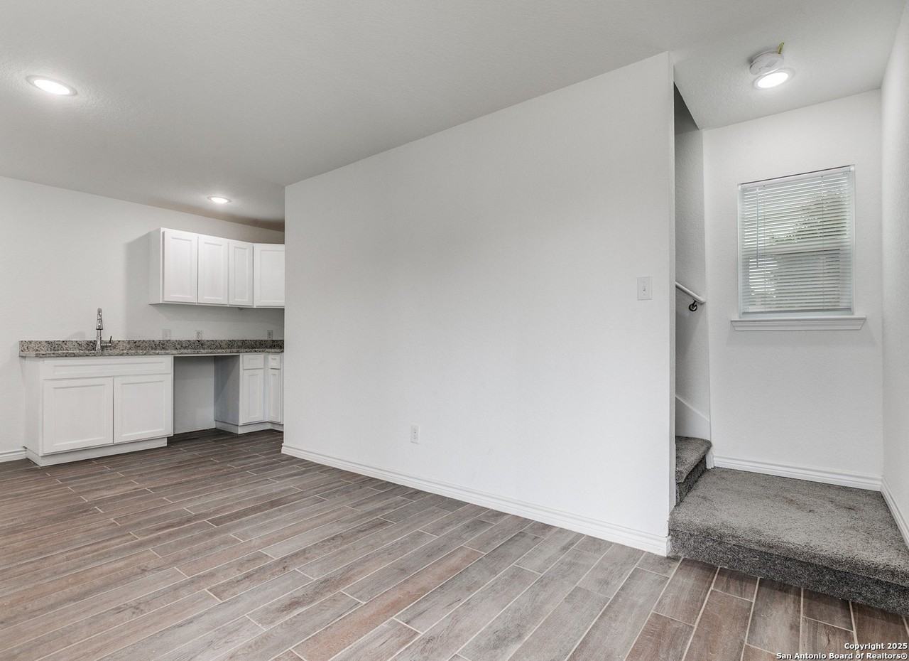 1835 W Poplar St #501 - Photo 7 of 25