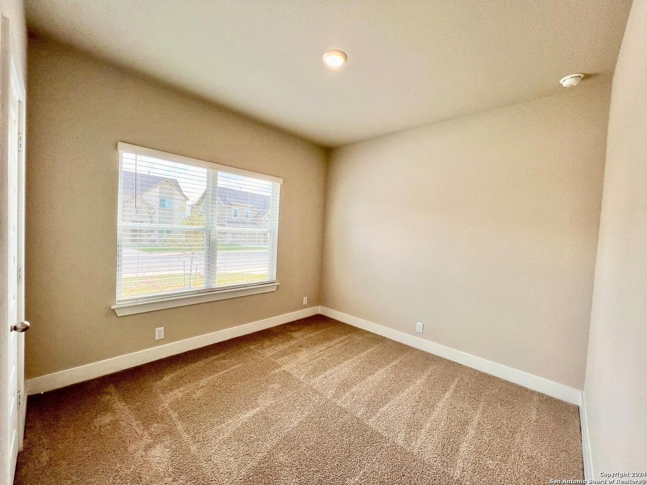 20929 Rindle Ln - Photo 7 of 48